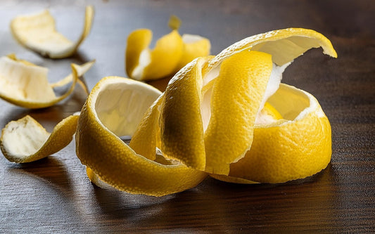 Nie wyrzucaj skórki z cytryny! Odkryj potencjał żółtego superfood